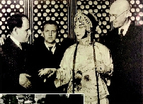     ▲梅兰芳在苏联拍摄电影《虹霓关》时与苏联导演爱森斯坦及剧作家特列捷亚科夫等合影。