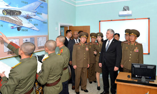 古巴领导人参观朝鲜神秘军校 看学员格斗训练