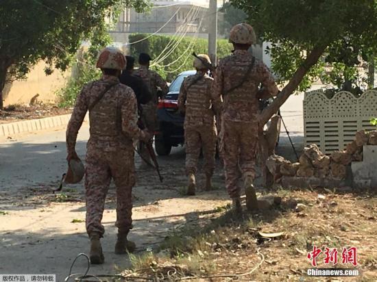 11月23日，中国驻巴基斯坦卡拉奇领事馆遭多名武装分子袭击。初步消息称，袭击中两名巴基斯坦警察死亡，另有一名警察受伤。事发现场部署了大批警察和突击队员，通往领事馆的道路已被封锁。