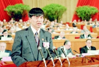     1993年，刘永好成为新设立的经济界全国政协委员，并在八届一次全会上作《私营企业有希望》的大会发言。