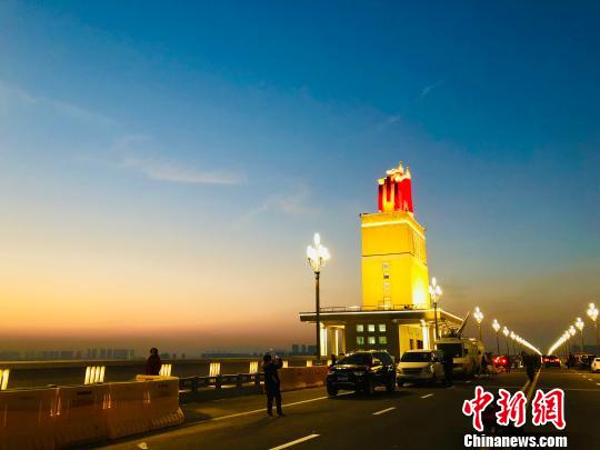 南京长江大桥开通在即：外地号牌车辆全天禁行