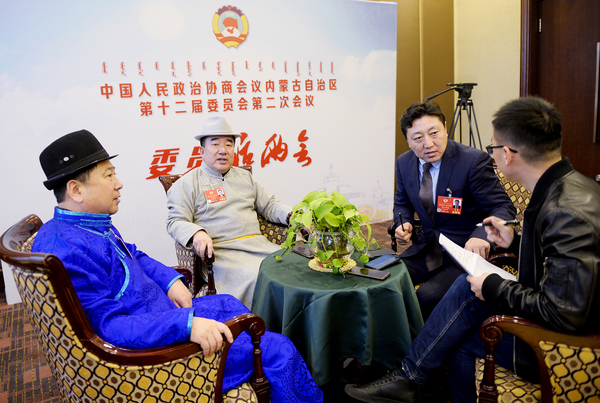 005蒙古族委员接受人民政协网采访
