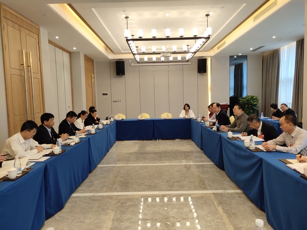 1月30日，广西壮族自治区政协十二届二次会议第十一组临时党支部学习。肖亮升摄
