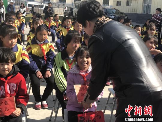 青海省爱助事实孤儿公益项目已助学近千名儿童