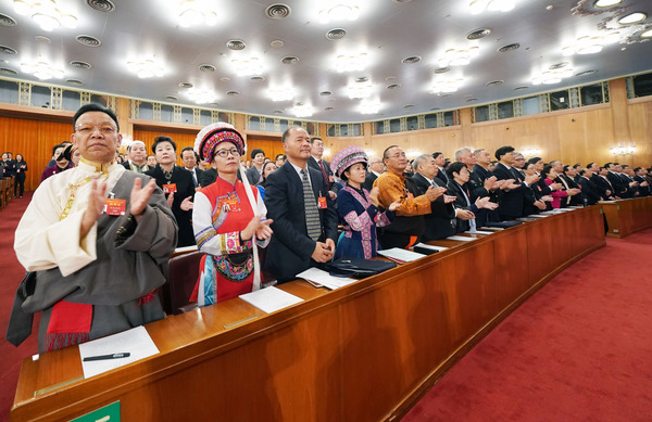 2019年3月3日下午3时，全国政协十三届二次会议在人民大会堂开幕。   本报记者 贾宁摄6