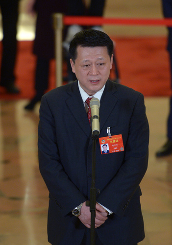 3月9日，全国政协十三届二次会议在北京人民大会堂举行第二次全体会议。这是全国政协委员赵家军在“委员通道”接受采访。
