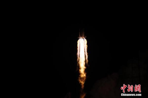 此次发射的北斗三号卫星和配套运载火箭分别由中国航天科技集团有限公司所属的中国空间技术研究院和中国运载火箭技术研究院抓总研制。这是长征系列运载火箭的第307次飞行。文 郭超凯 杨欣 图 郭文彬
