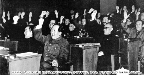 全国政协一届三次会议通过《关于抗美援朝工作的决议》，并通过郭沫若、陈叔通、彭真提出的制发抗美援朝纪念章的建议。