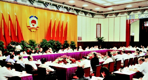 2005年7月，全国政协第一次专题协商会会场。    本报记者  姜贵东  摄