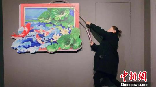 朝鲜主题3D油画情景式打卡区，为艺术爱好者提供了参观、留影的浸入式体验。　张丹丹 摄