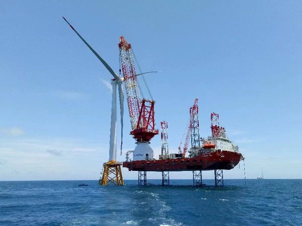 我国最大单体海上风电项目阳江南鹏岛项目首台风机并网发电