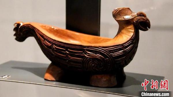 “TukuIho生生不息”毛利文化展展出的毛利族木雕。　金杨 摄
