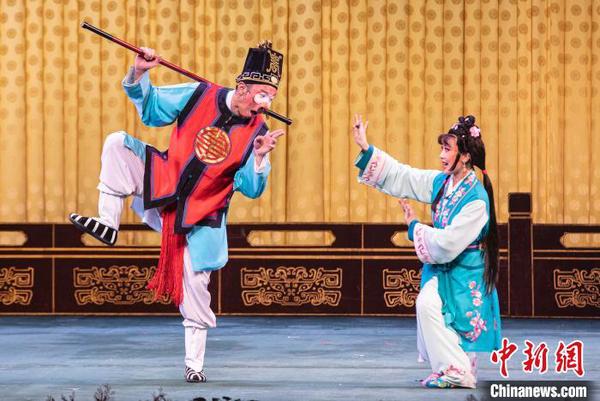 高甲戏《探牢》剧照，高甲戏是福建省泉州市地方传统戏剧，被列入第一批国家级非物质文化遗产名录。主办方供图