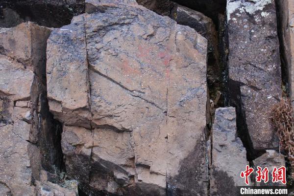 “中国最冷小镇”呼中发现距今约7000年岩画