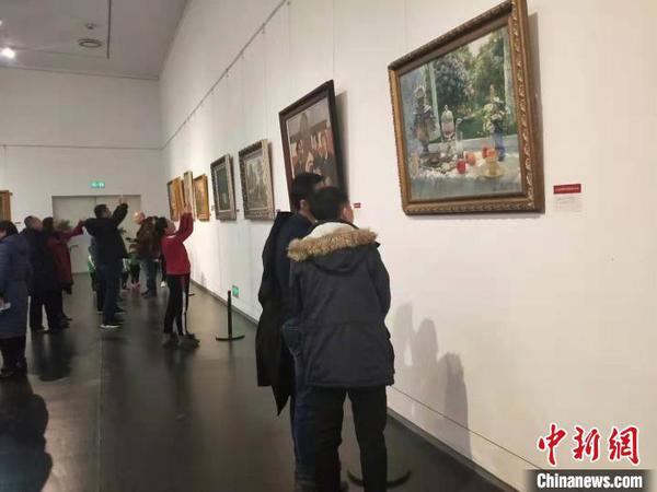 20世纪俄罗斯经典绘画作品展6日在山西省太原美术馆展出。　杨佩佩 摄