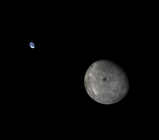 ▲2014年10月28日凌晨3时，嫦娥5号试验器拍摄的地月合影照。
