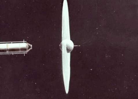 ▲“东方红一号”卫星与火箭三级成功分离。图片来源：纪录片《宇宙高歌东方红》