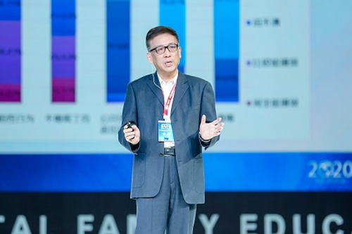 上海市儿童发展研究中心主任杨雄