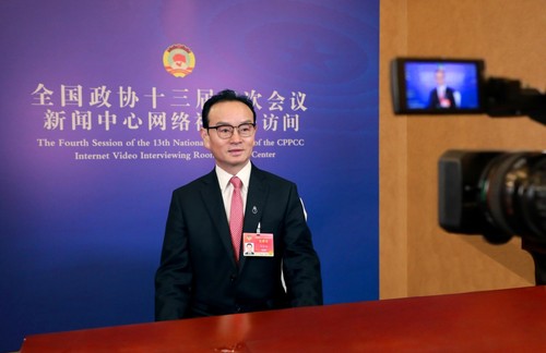 全国政协委员、民建中央常委马国湘接受连线采访。