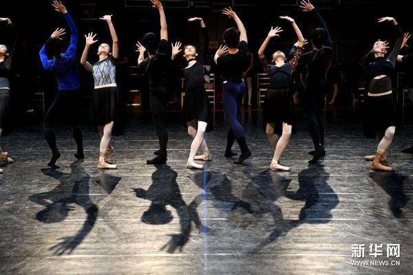 4月17日，演员排练芭蕾《山河》。新华社记者 金良快 摄3