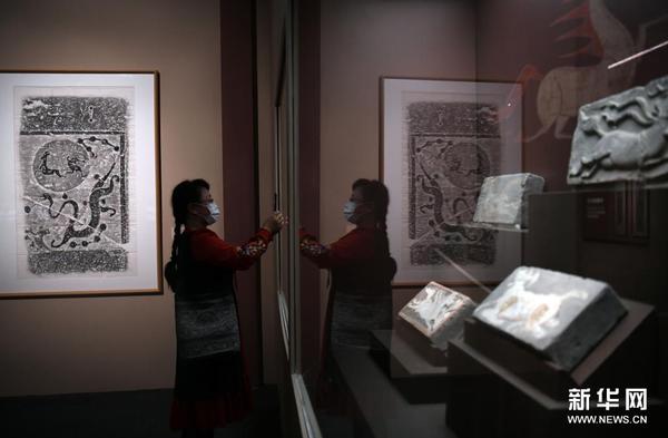 5月21日，观众在中国国家博物馆参观展览。新华社记者 金良快 摄