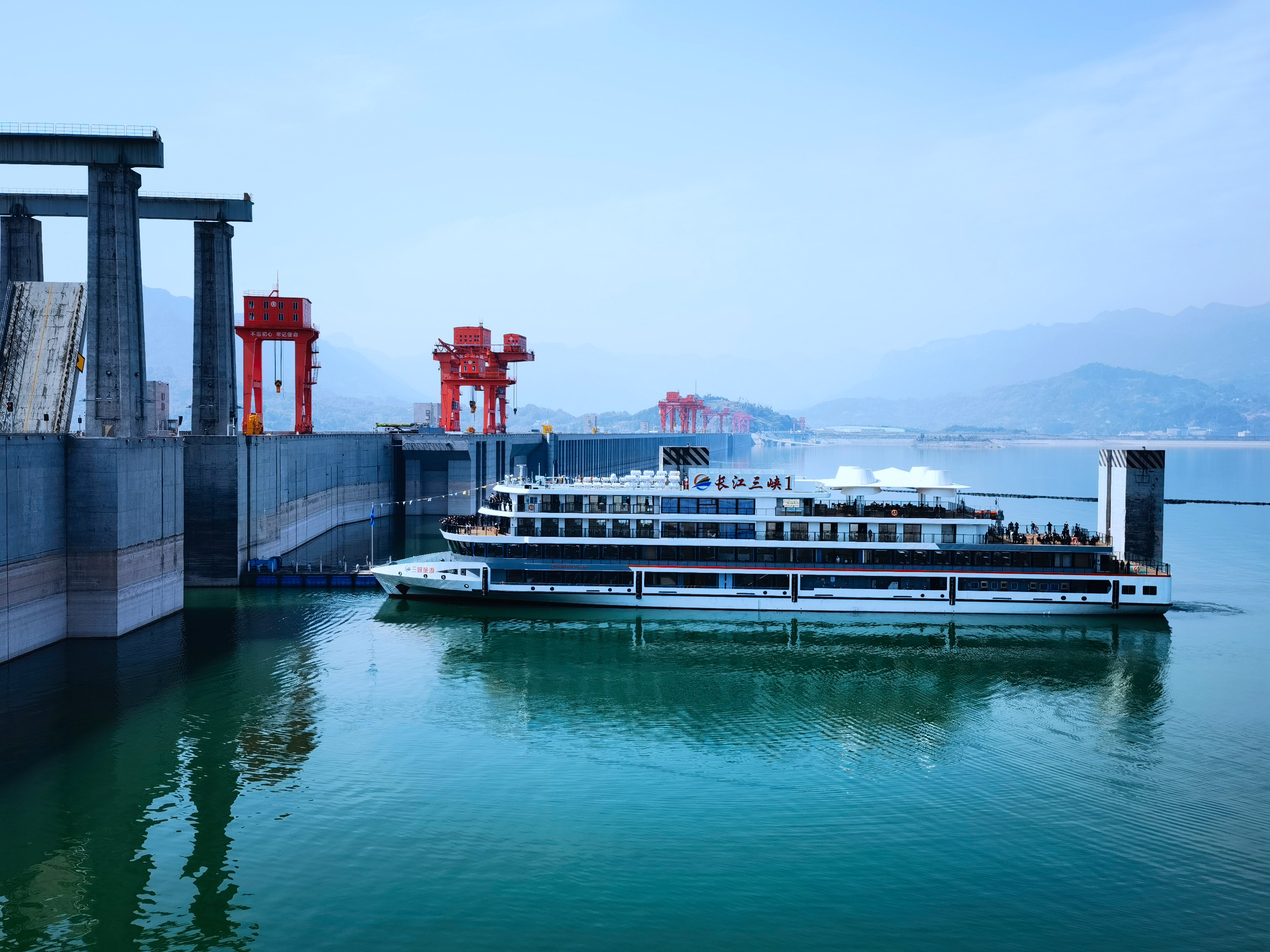第一次如何选择长江三峡游轮，看这篇三峡豪华游轮宝典 - 知乎