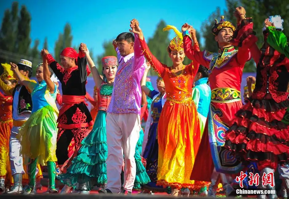 新华时评丨推动新疆各民族文化在传承融合中枝繁叶茂
