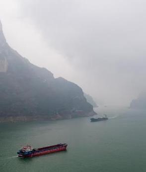 湖北宜昌：烟雨三峡