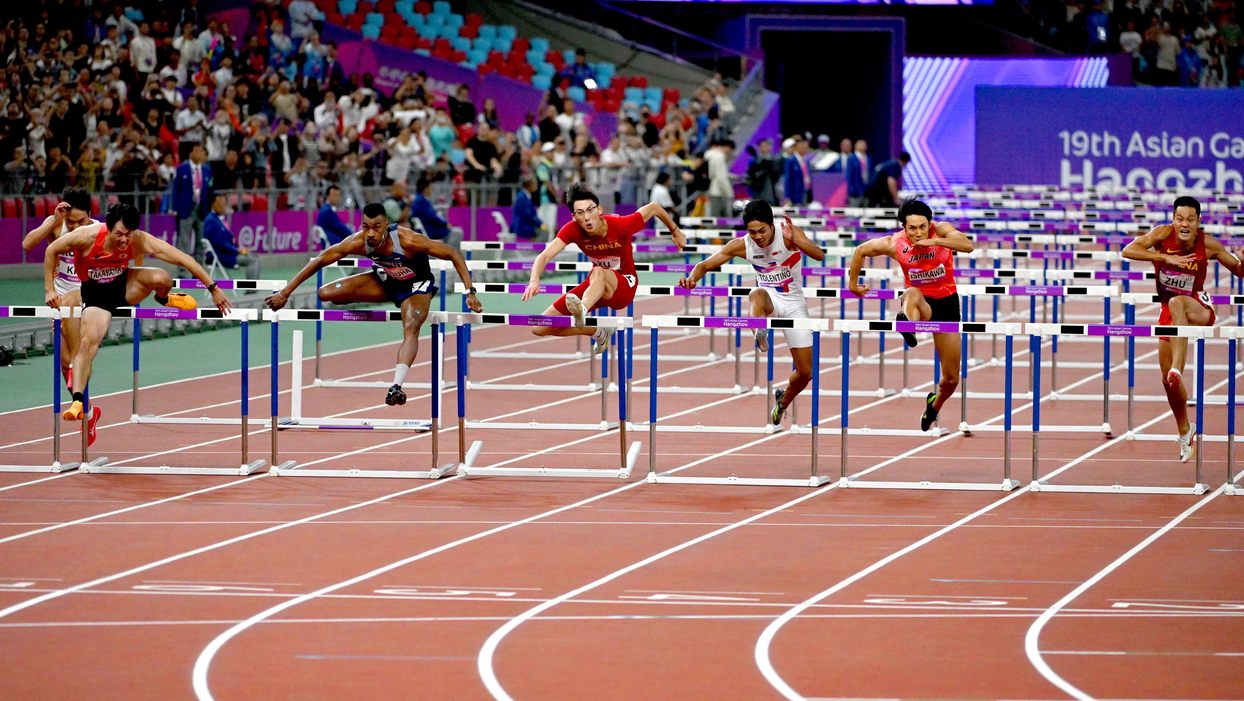 【高清组图】男子110米栏：中国选手徐卓一摘得铜牌