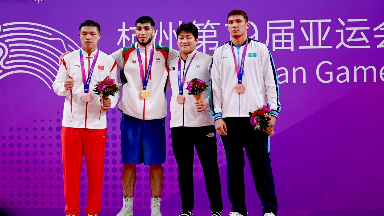 【高清组图】拳击男子92公斤级决赛 中国选手韩雪振获得银牌