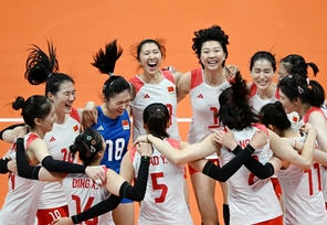中国女排全胜卫冕 队史第九次摘得亚运金牌
