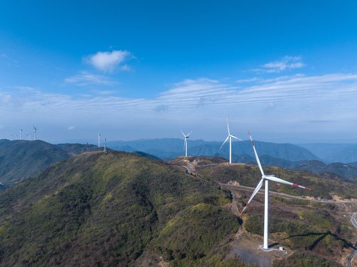 重庆石柱：风力发电助推绿色发展（1）(3700355)-20240118092952