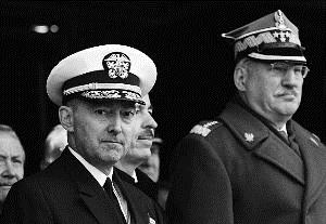 希拉里挑副手相中上将 曾担任欧洲盟军最高司令