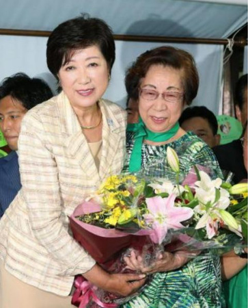 首位女性当选东京都知事才华出众曾任女防长（图）